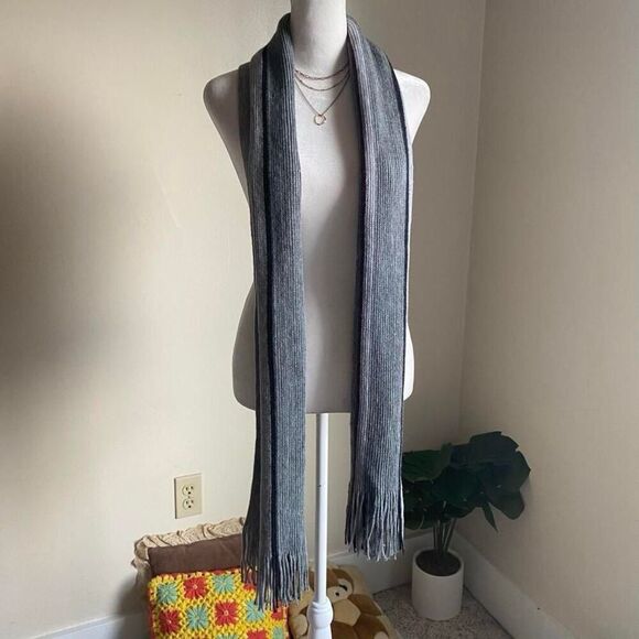 Y2K gray striped scarf - Picture 7 of 8